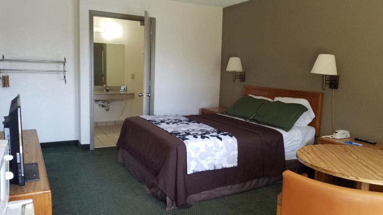 Travelers Inn & Suites 섬터 외부 사진